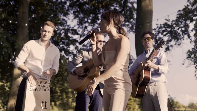 Gallery: The International Roaming Band