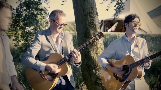 Gallery: The International Roaming Band